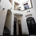 Apartman Guesthost - Rione Vi Parione Cozy Flat *