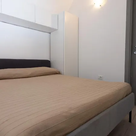 Apartman Guesthost - Rione Vi Parione Cozy Flat Róma