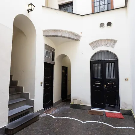 Guesthost - Rione Vi Parione Cozy Flat Rome